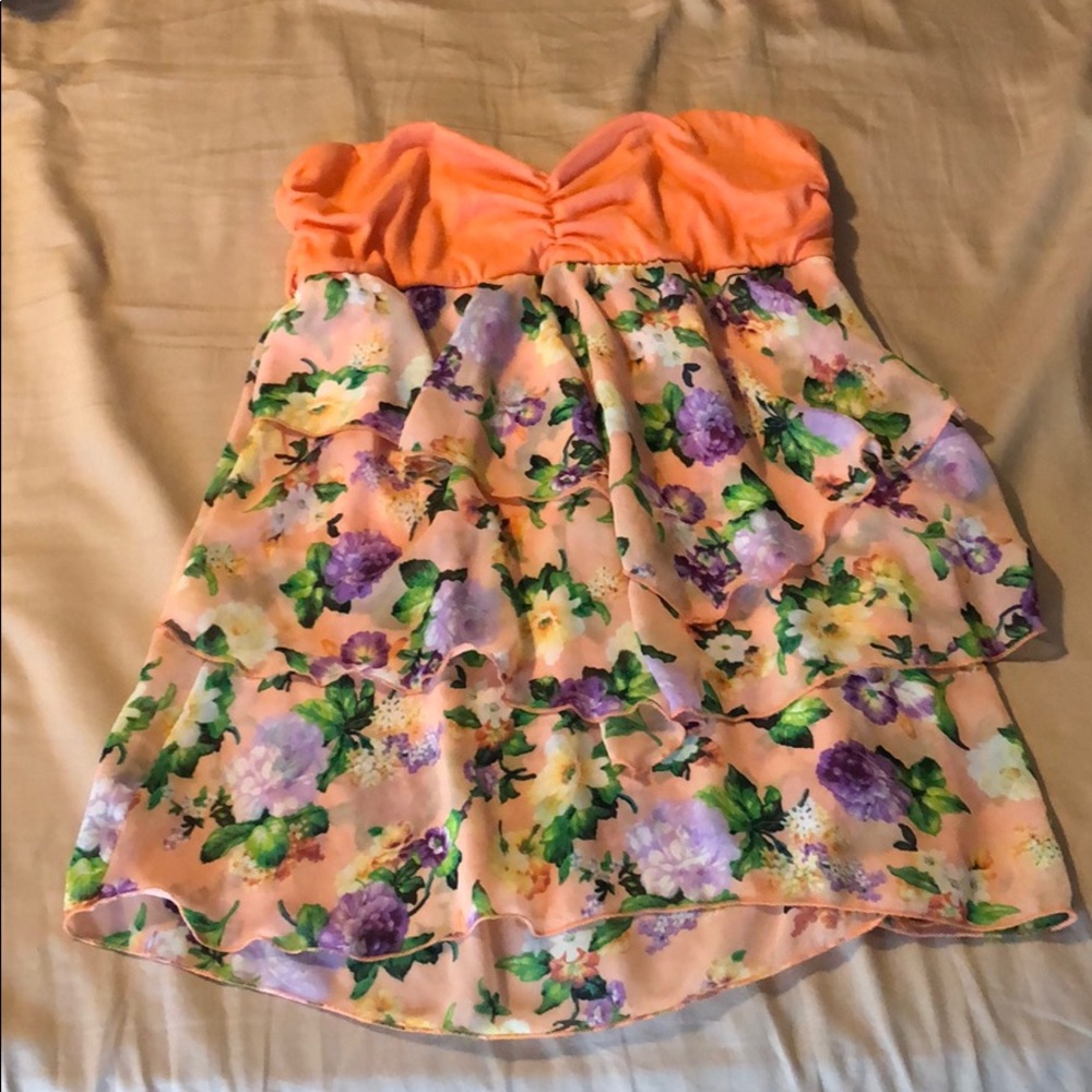 Floral strapless top